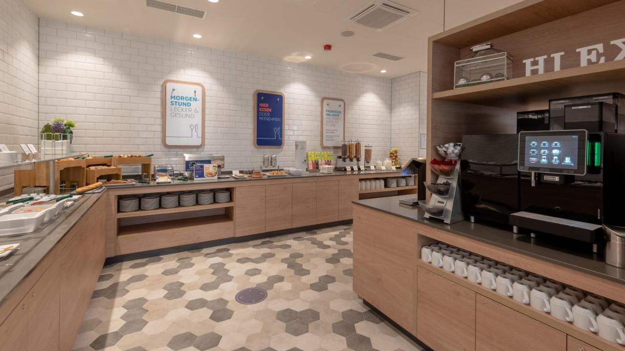 Holiday Inn Express - Munich North By Ihg Exteriör bild
