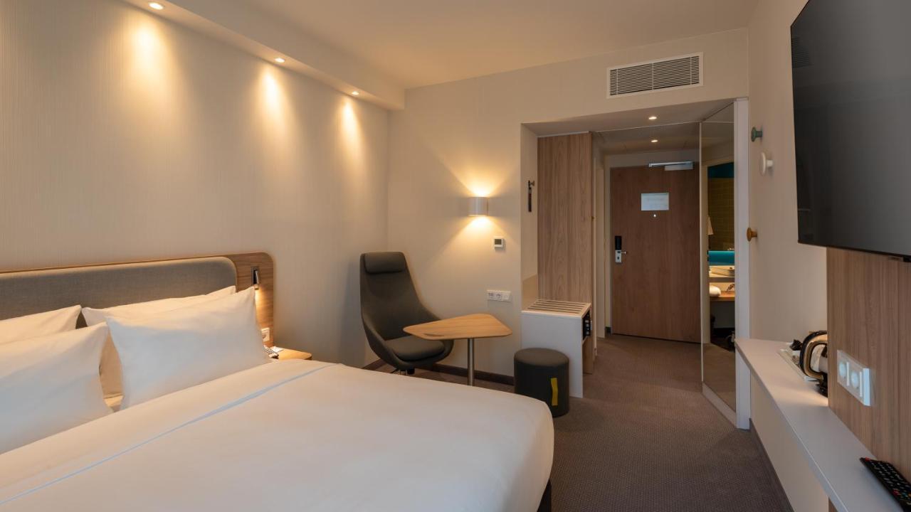 Holiday Inn Express - Munich North By Ihg Exteriör bild