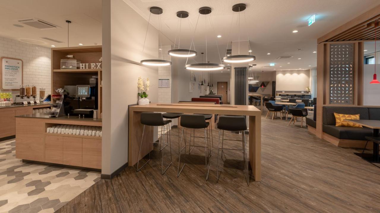 Holiday Inn Express - Munich North By Ihg Exteriör bild