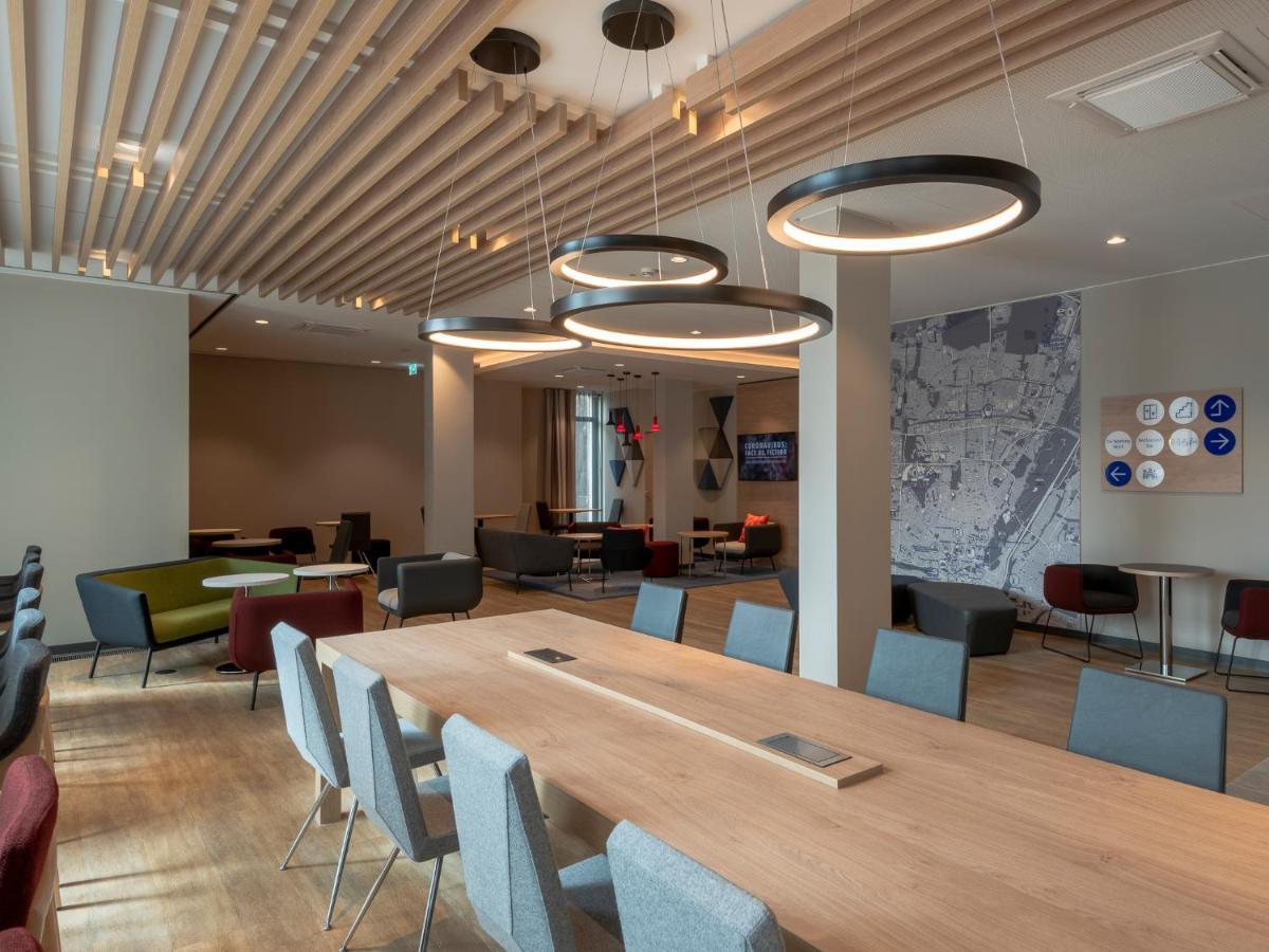Holiday Inn Express - Munich North By Ihg Exteriör bild
