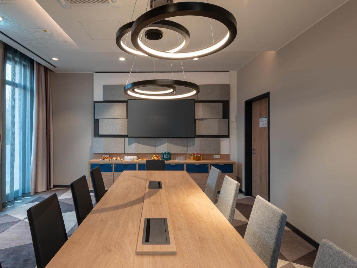 Holiday Inn Express - Munich North By Ihg Exteriör bild