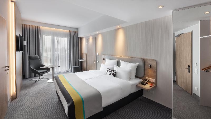 Holiday Inn Express - Munich North By Ihg Exteriör bild